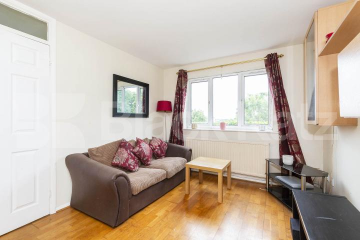 Spacious one bedroom property within a private development Cambridge Gardens, Muswell Hill
